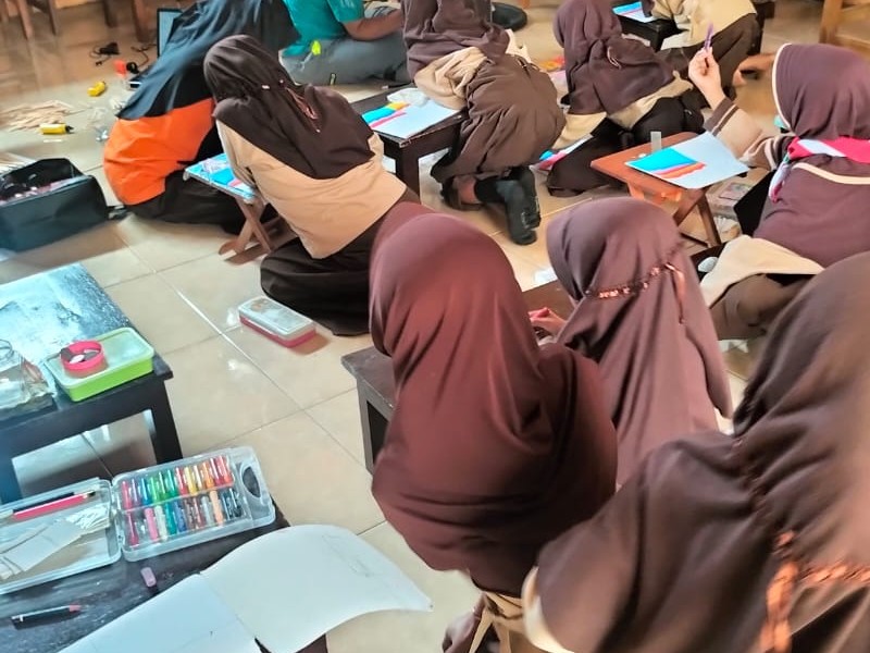 SENI MEWARNAI